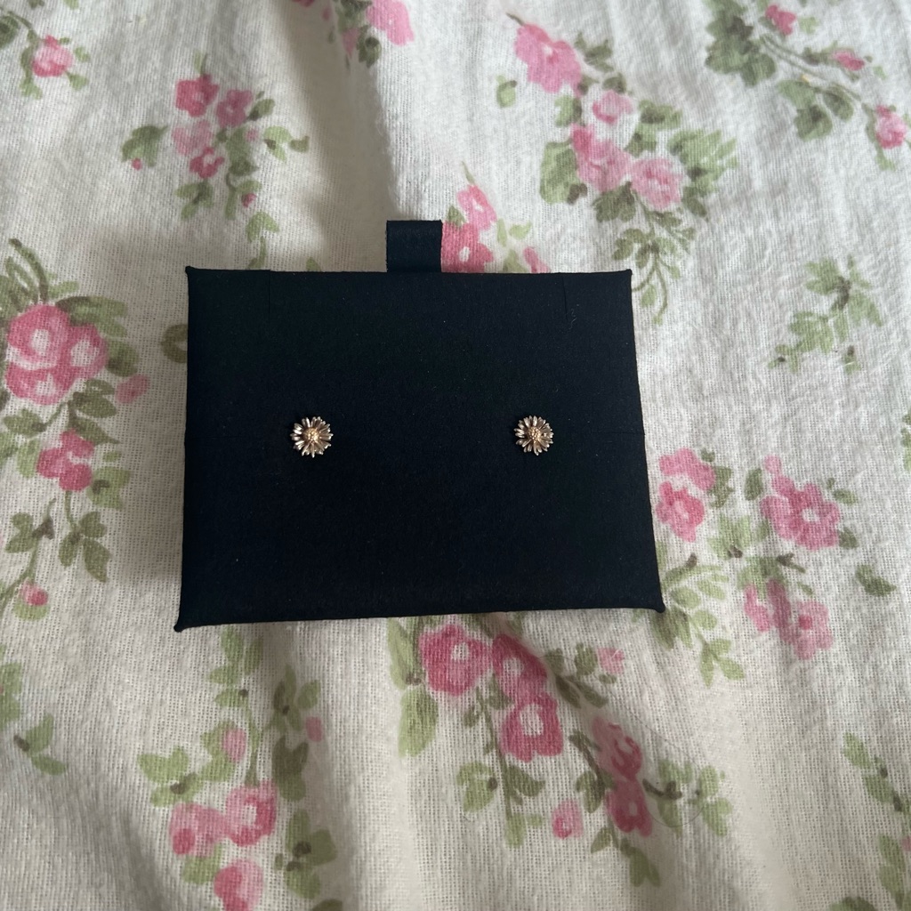 Bernard James 14k Flora Daisy Earrings